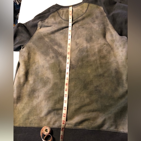 Raglan sleeve sweatshirt with Chrome Ancient Egyptian crowns sz Large Green Grey - Picture 8 of 16